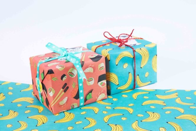 Amazon.com : Jaiccha Ghasitaram Basket Hamper-Big Hamper Box of 20 Goodies  with Milk Cake |Gift for Diwali,Holi,Rakhi,Valentine,Christmas,Birthday,Anniversary,Her,Him|  : Everything Else